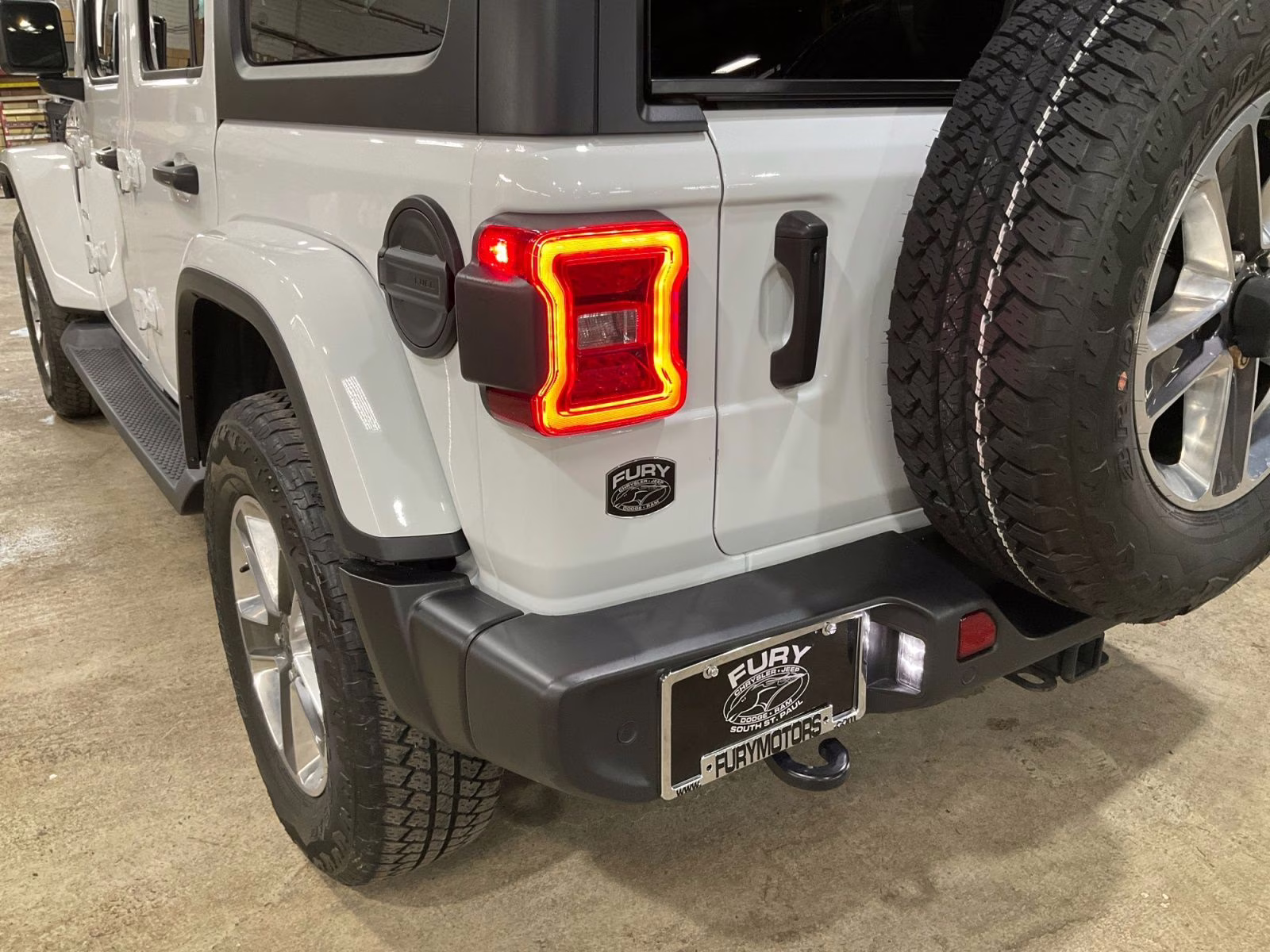 2021 Bright White Clearcoat Jeep Wrangler Unlimited Sahara 4X4 SUV