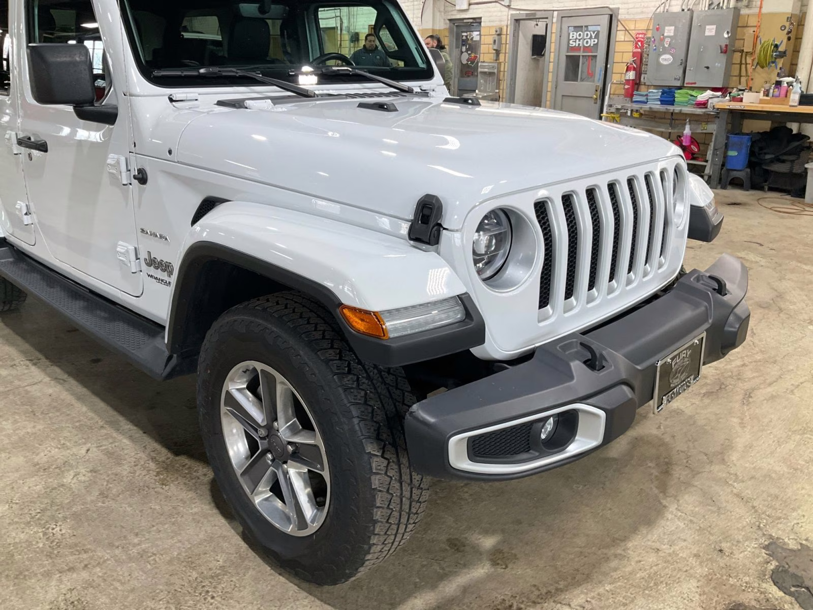2021 Bright White Clearcoat Jeep Wrangler Unlimited Sahara 4X4 SUV