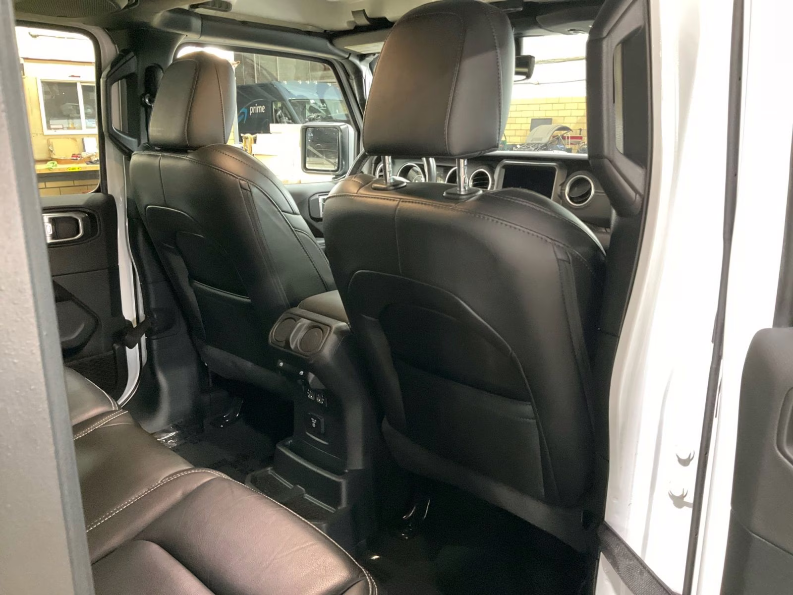 2021 Bright White Clearcoat Jeep Wrangler Unlimited Sahara 4X4 SUV