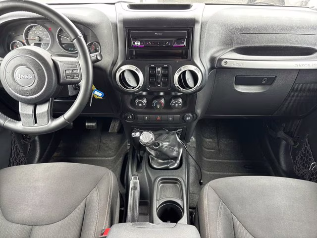 2017 Granite Crystal Metallic Clearcoat Jeep Wrangler Unlimited Unlimited Sahara 4X4 Convertible