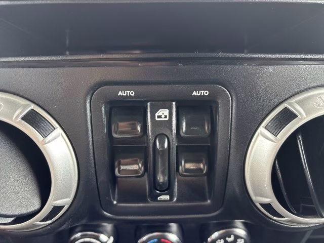 2017 Granite Crystal Metallic Clearcoat Jeep Wrangler Unlimited Unlimited Sahara 4X4 Convertible