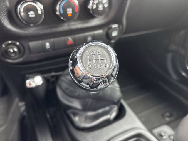 2017 Granite Crystal Metallic Clearcoat Jeep Wrangler Unlimited Unlimited Sahara 4X4 Convertible