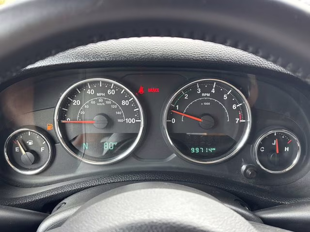 2017 Granite Crystal Metallic Clearcoat Jeep Wrangler Unlimited Unlimited Sahara 4X4 Convertible