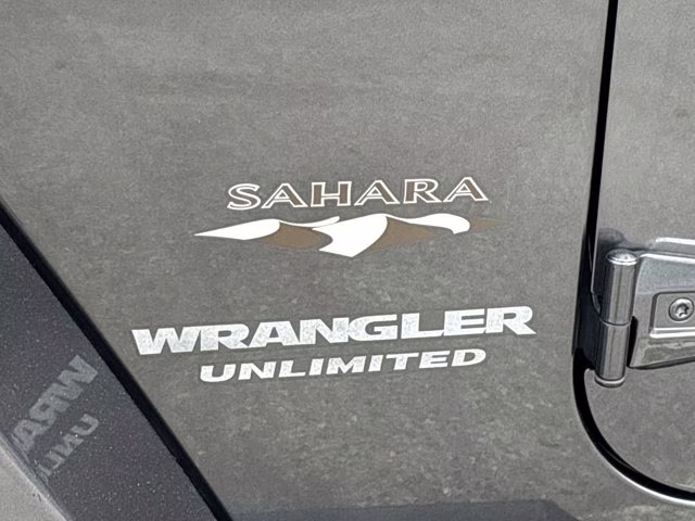 2017 Granite Crystal Metallic Clearcoat Jeep Wrangler Unlimited Unlimited Sahara 4X4 Convertible