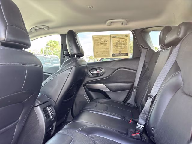 2019 Diamond Black Crystal Pearlcoat Jeep Cherokee Limited FWD SUV