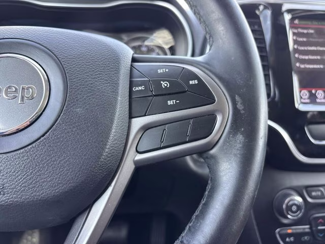 2019 Diamond Black Crystal Pearlcoat Jeep Cherokee Limited FWD SUV