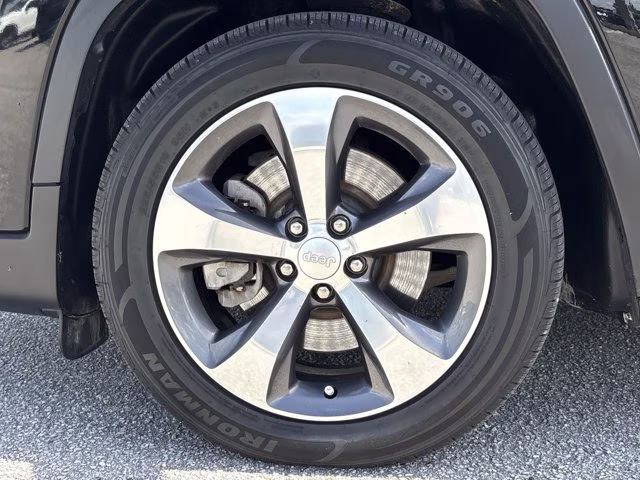 2019 Diamond Black Crystal Pearlcoat Jeep Cherokee Limited FWD SUV