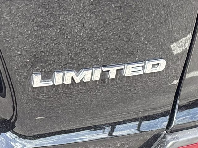 2019 Diamond Black Crystal Pearlcoat Jeep Cherokee Limited FWD SUV
