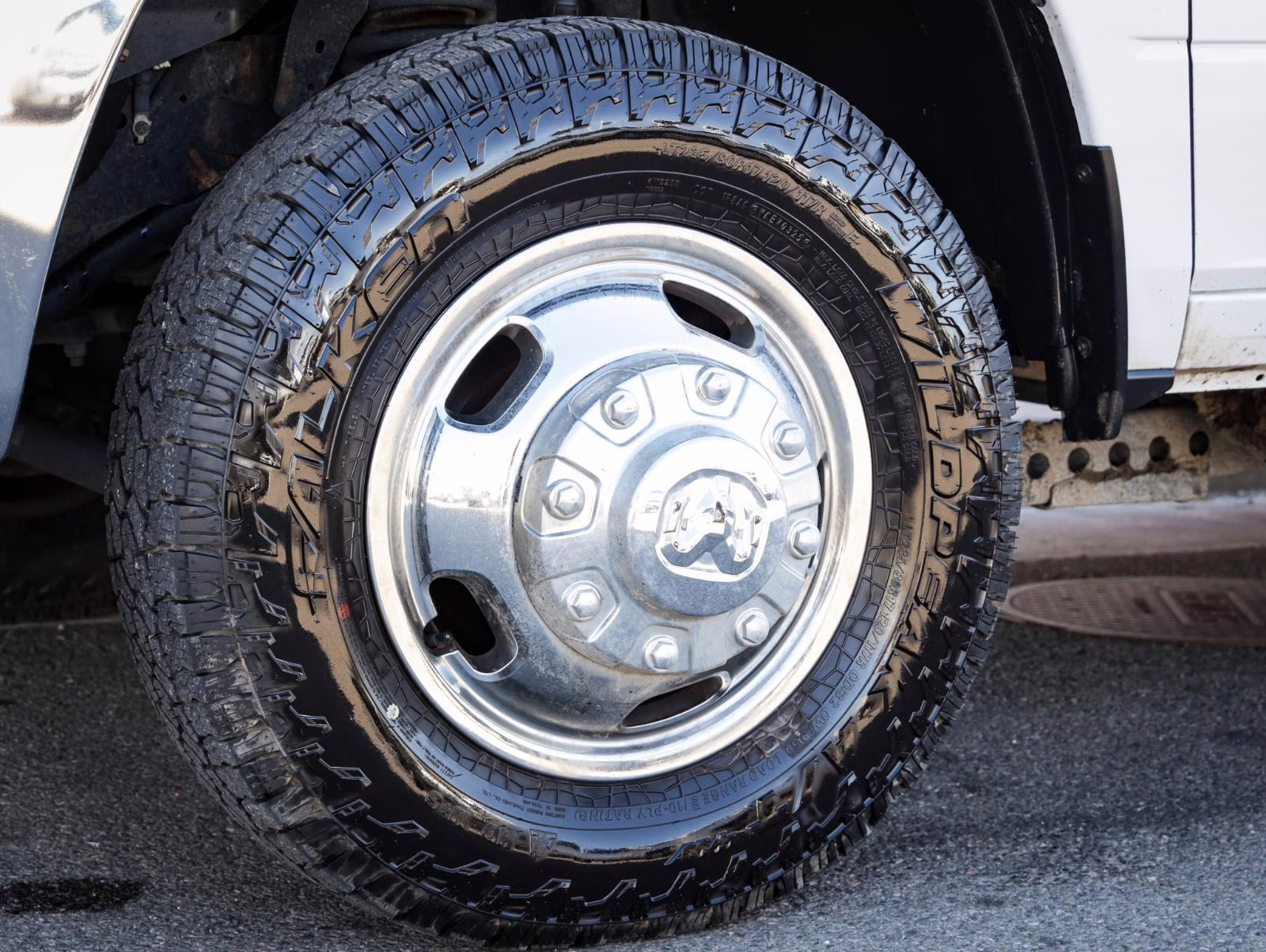 2022 Bright White Clearcoat Ram 3500 Chassis Cab Tradesman 4X4 Truck