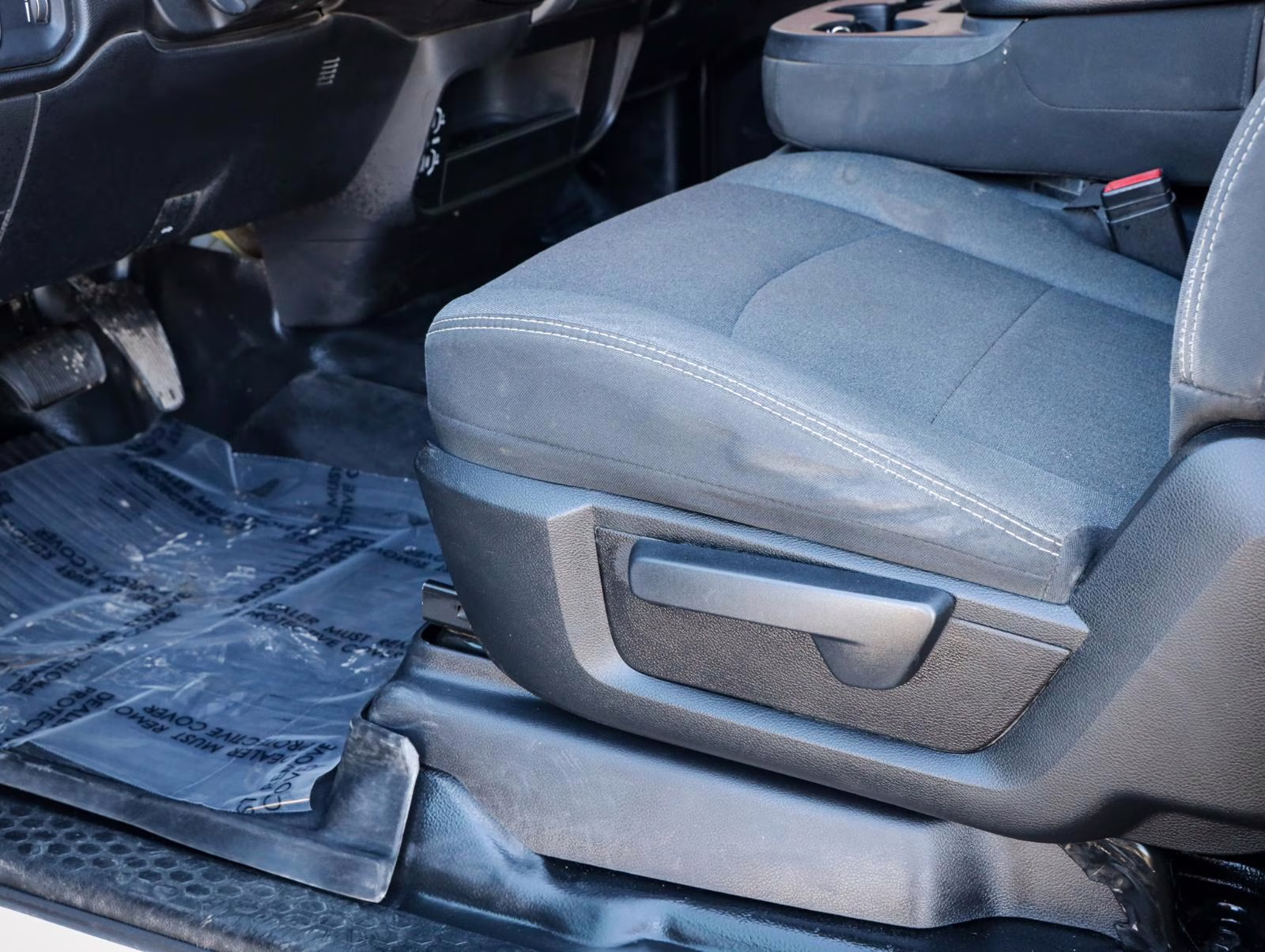 2022 Bright White Clearcoat Ram 3500 Chassis Cab Tradesman 4X4 Truck