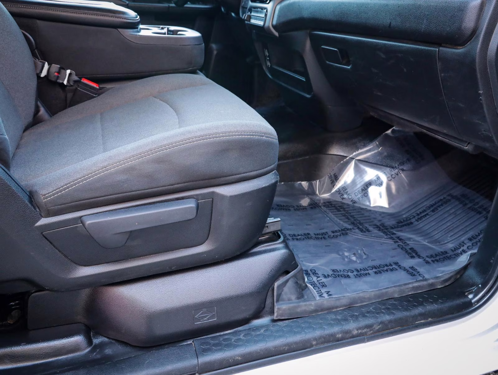 2022 Bright White Clearcoat Ram 3500 Chassis Cab Tradesman 4X4 Truck