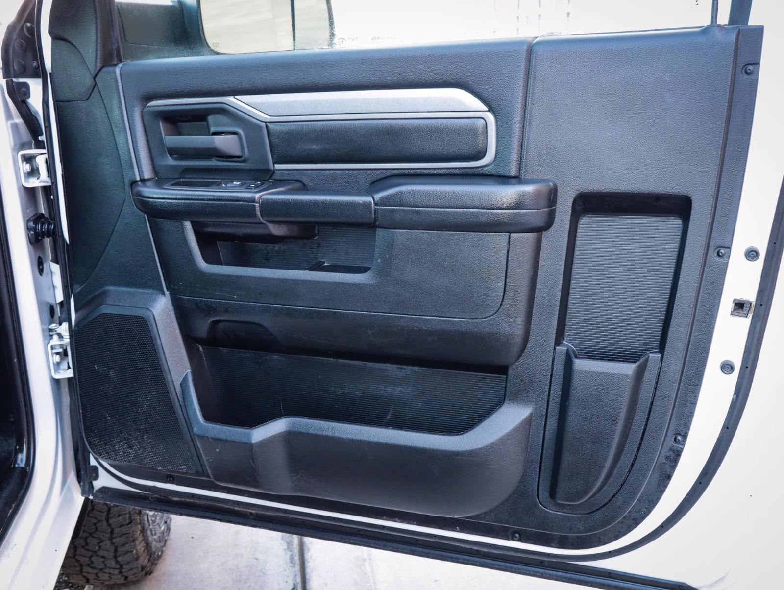 2022 Bright White Clearcoat Ram 3500 Chassis Cab Tradesman 4X4 Truck