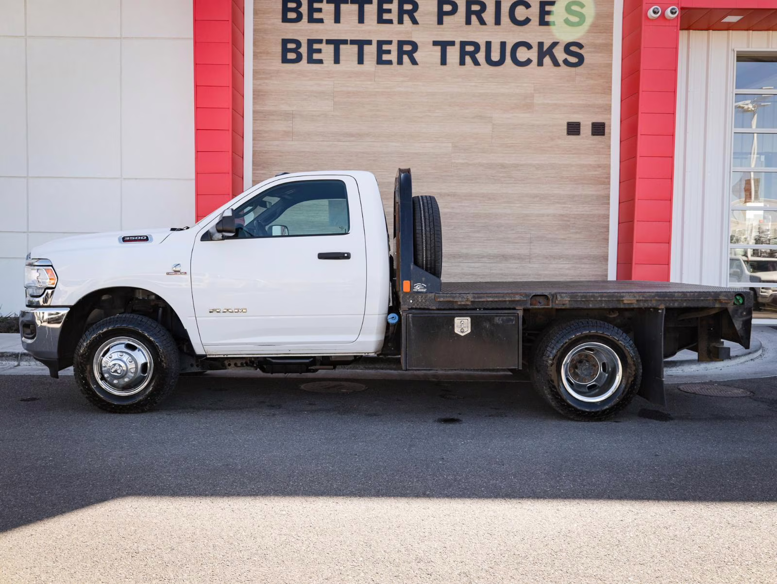 2022 Bright White Clearcoat Ram 3500 Chassis Cab Tradesman 4X4 Truck