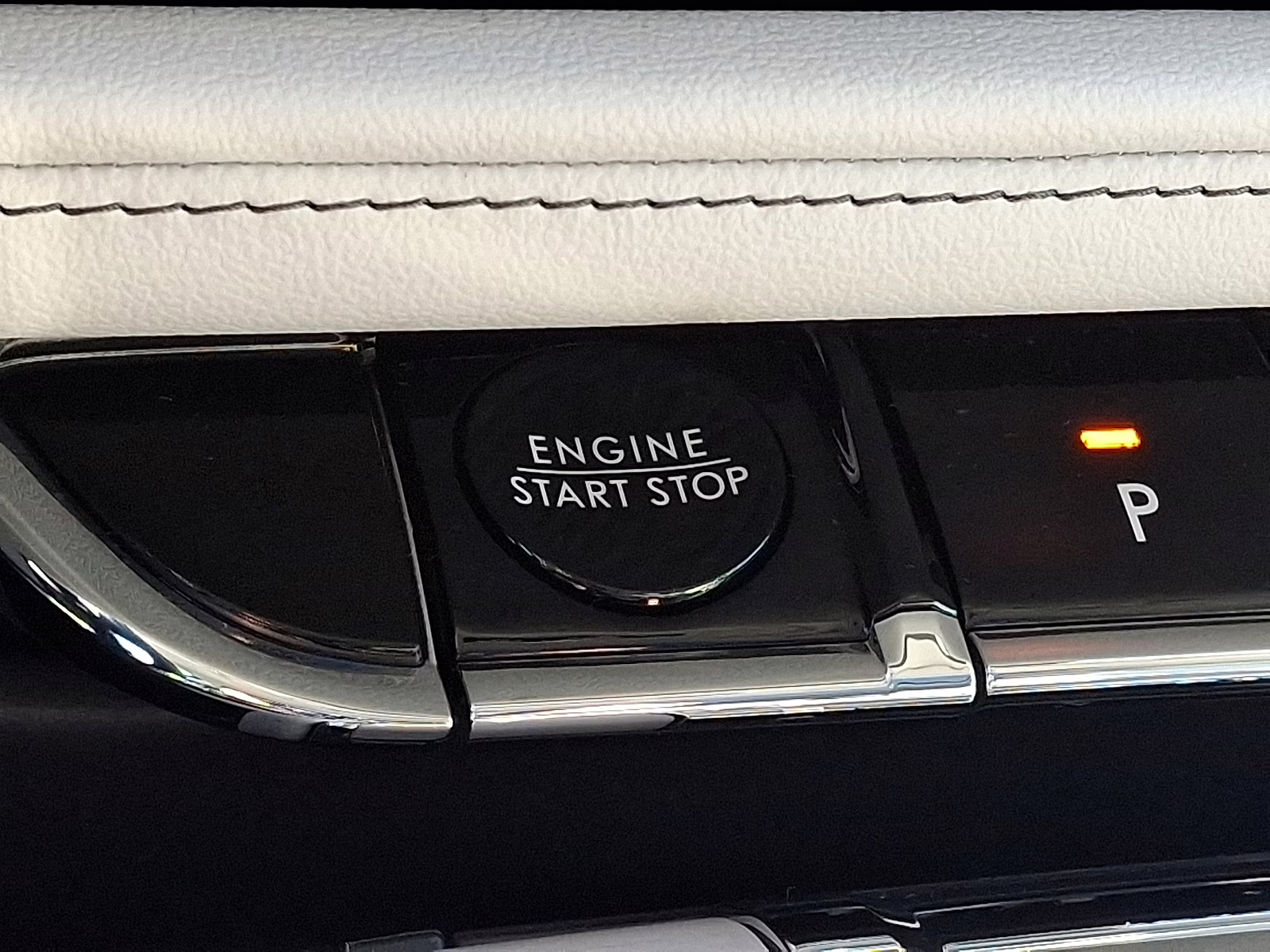 2025 Pristine White Metallic Tri-Coat - AZ Lincoln Aviator Reserve AWD