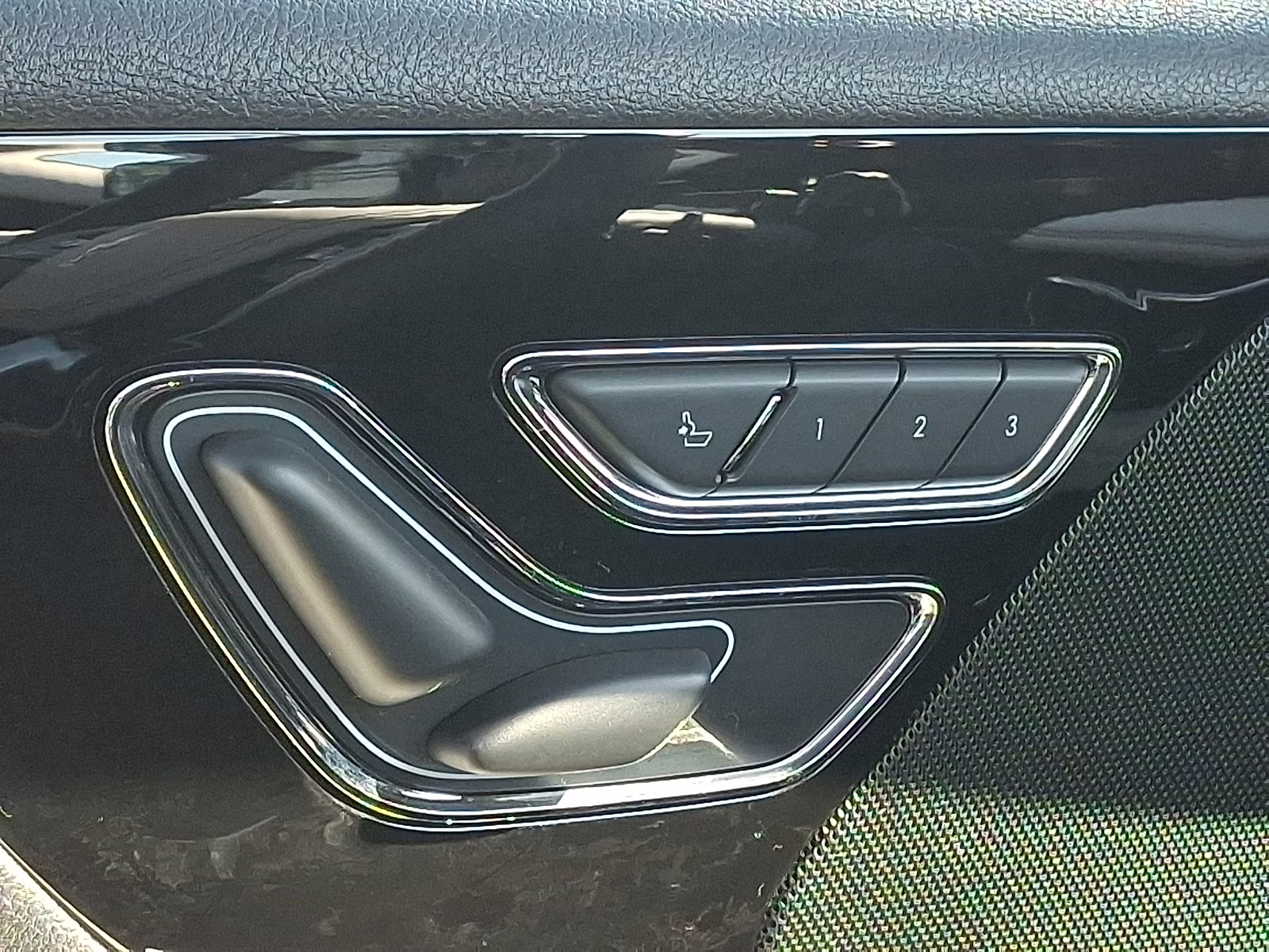 2025 Pristine White Metallic Tri-Coat - AZ Lincoln Aviator Reserve AWD