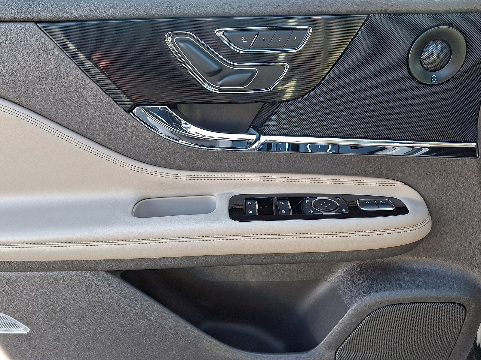 2022 Ceramic Pearl Metallic Tri-Coat - GS Lincoln Corsair Reserve AWD