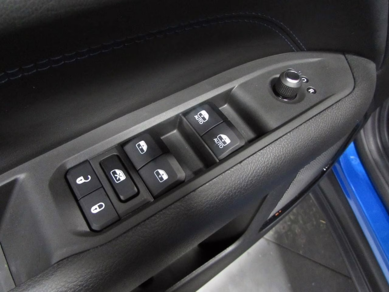 2026 Hydro Blue Pearlcoat Jeep Compass Latitude 4X4 SUV