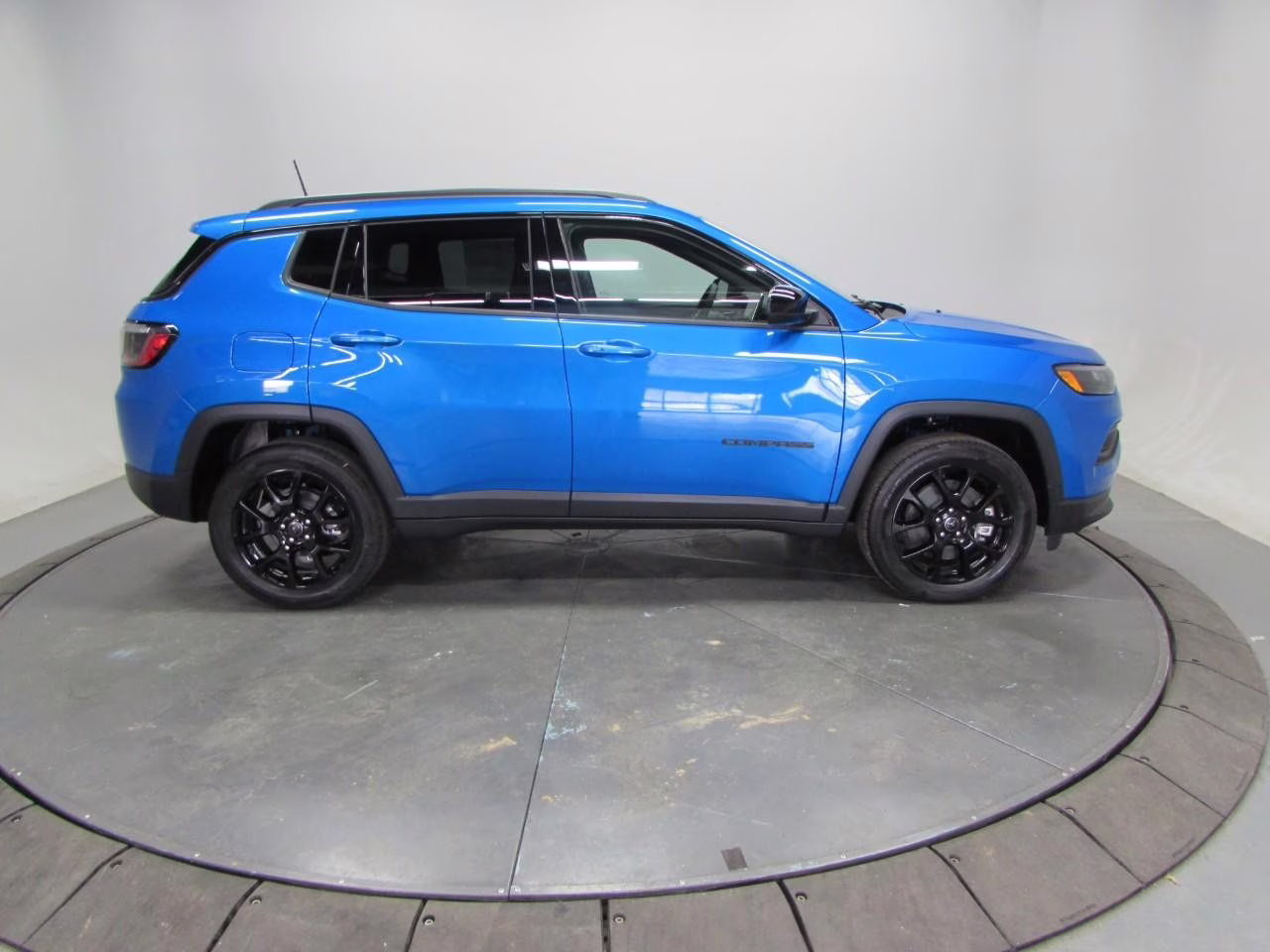 2026 Hydro Blue Pearlcoat Jeep Compass Latitude 4X4 SUV