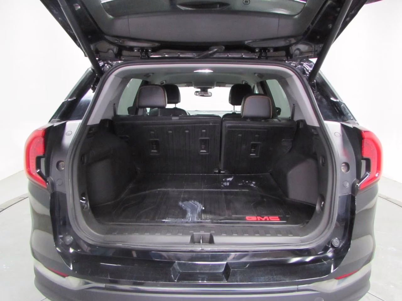 2022 Ebony Twilight Metallic GMC Terrain AT4 AWD SUV