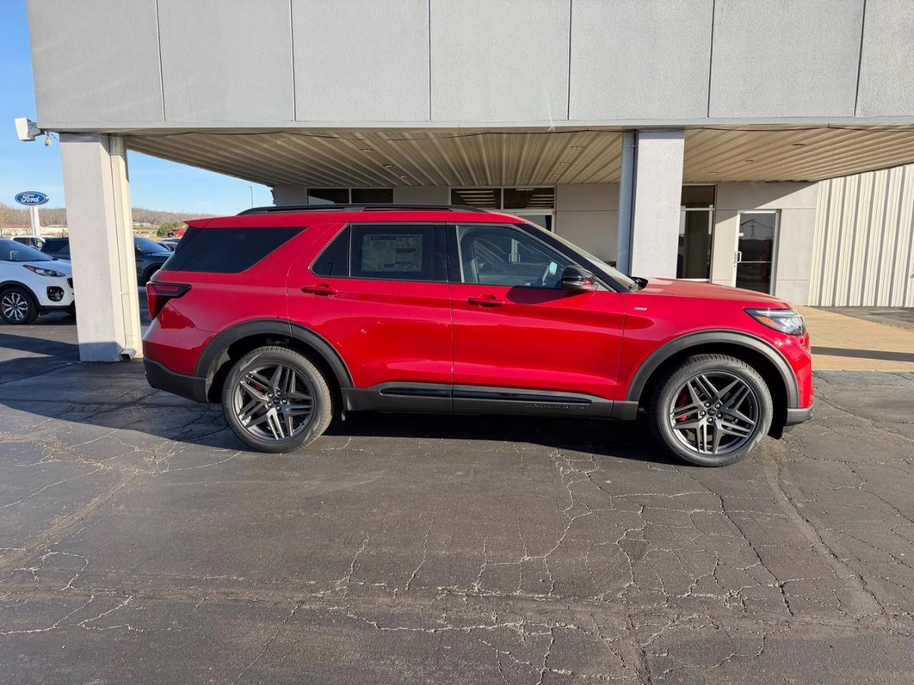 2026 Rapid Red Metallic Tinted Clearcoat Ford Explorer ST-Line 4X4 SUV