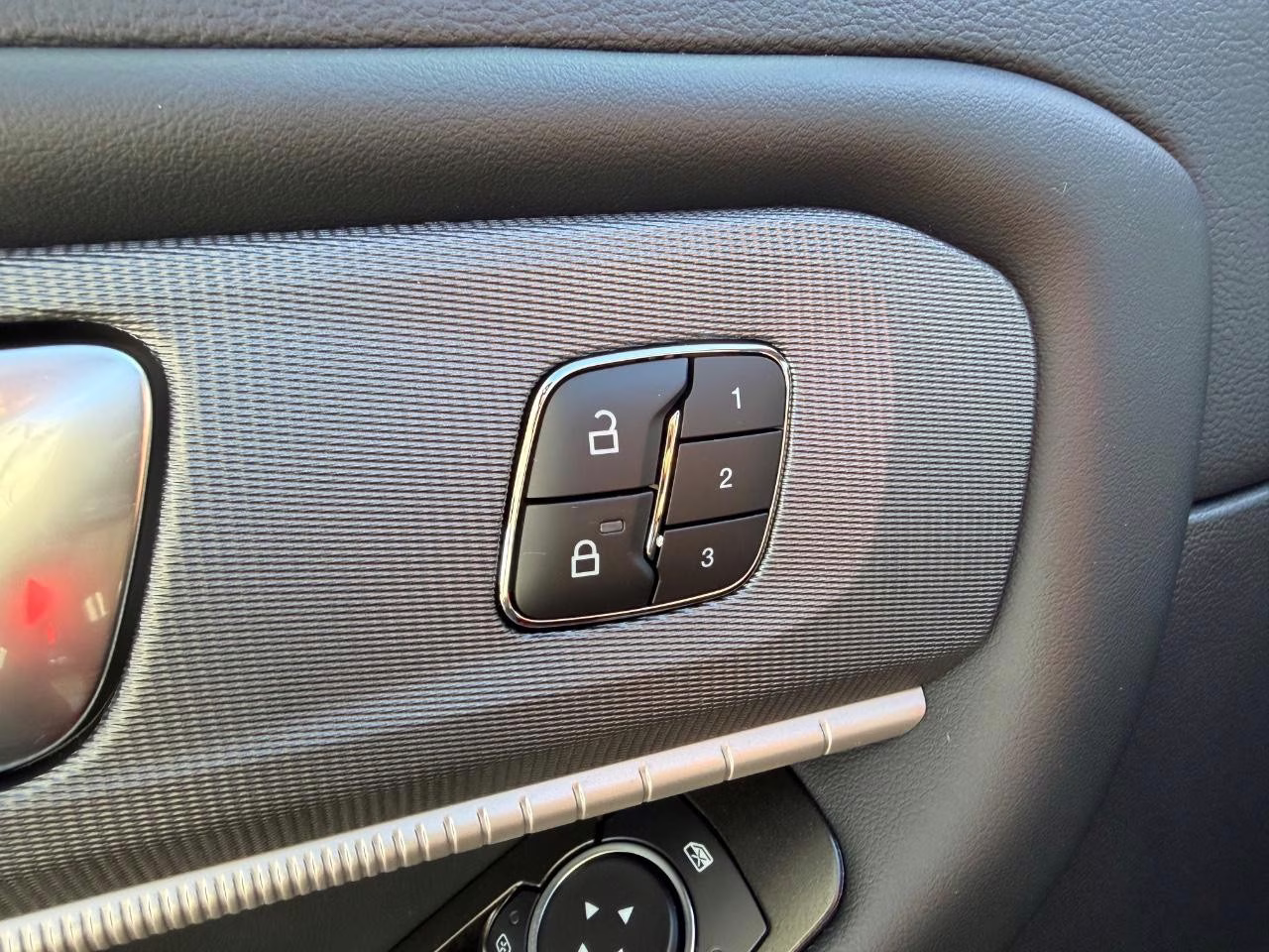 2026 Rapid Red Metallic Tinted Clearcoat Ford Explorer ST-Line 4X4 SUV