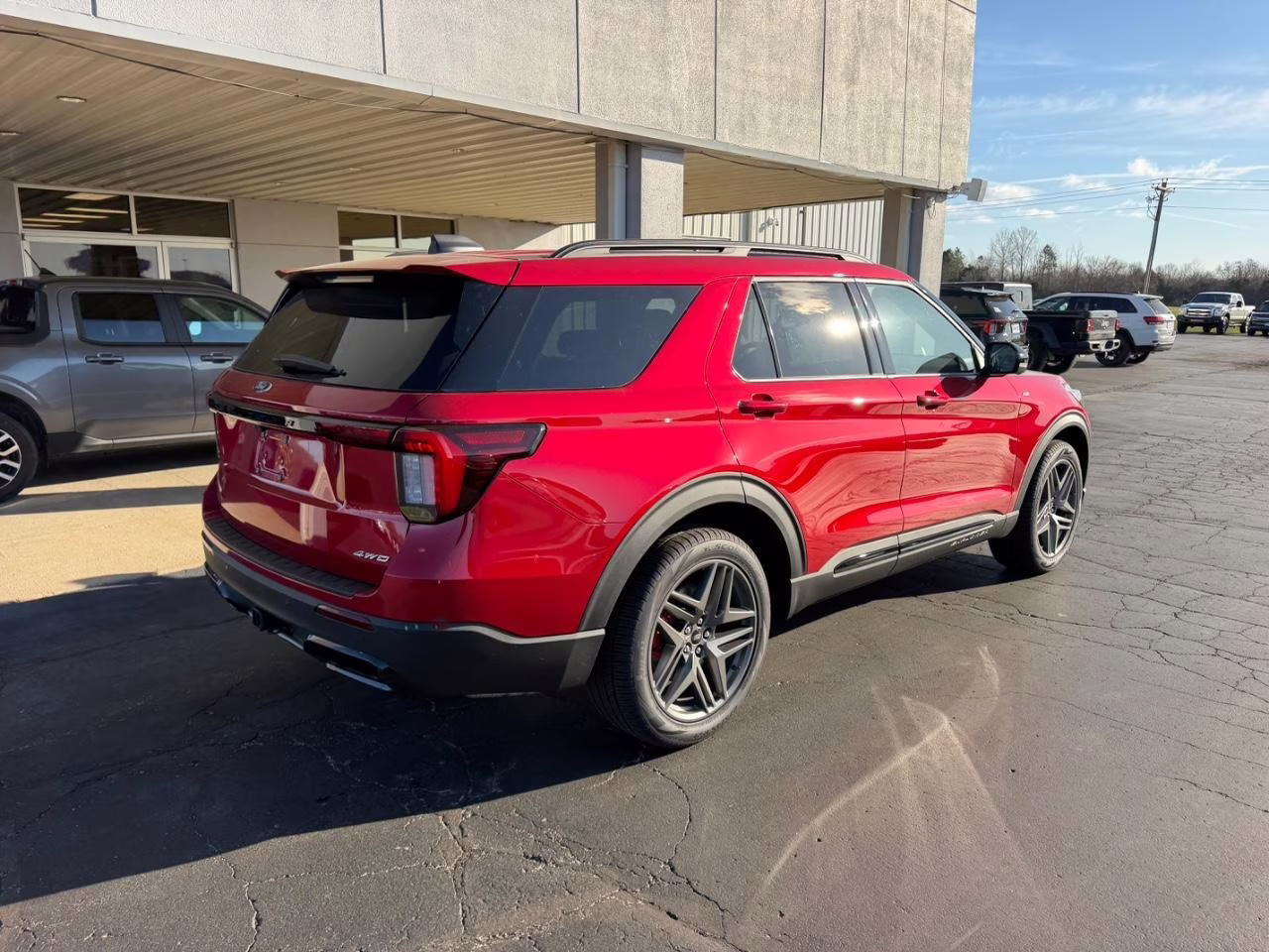 2026 Rapid Red Metallic Tinted Clearcoat Ford Explorer ST-Line 4X4 SUV