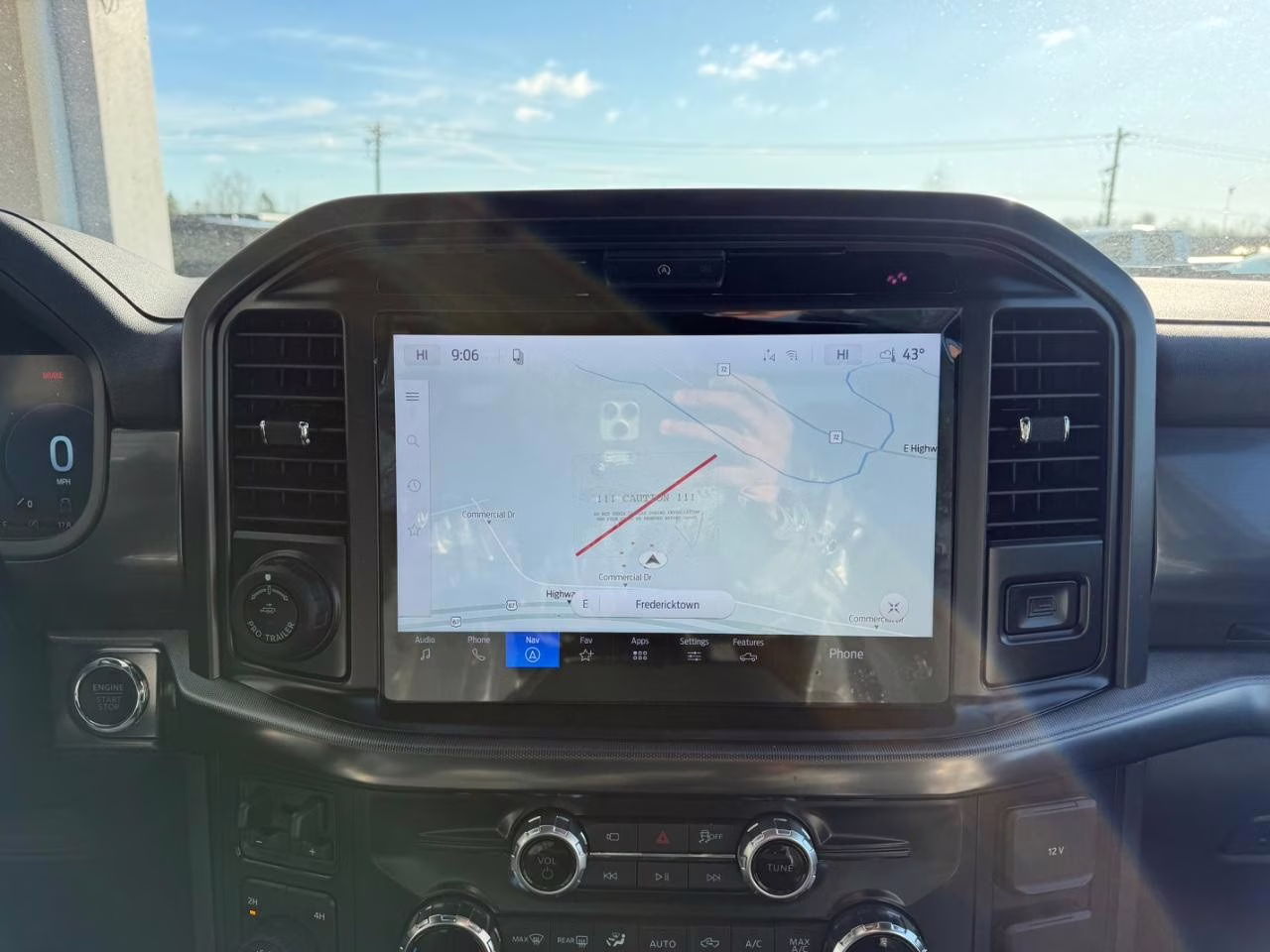 2026 Star White Metallic Tri-Coat Ford F-150 Lariat 4X4 Truck