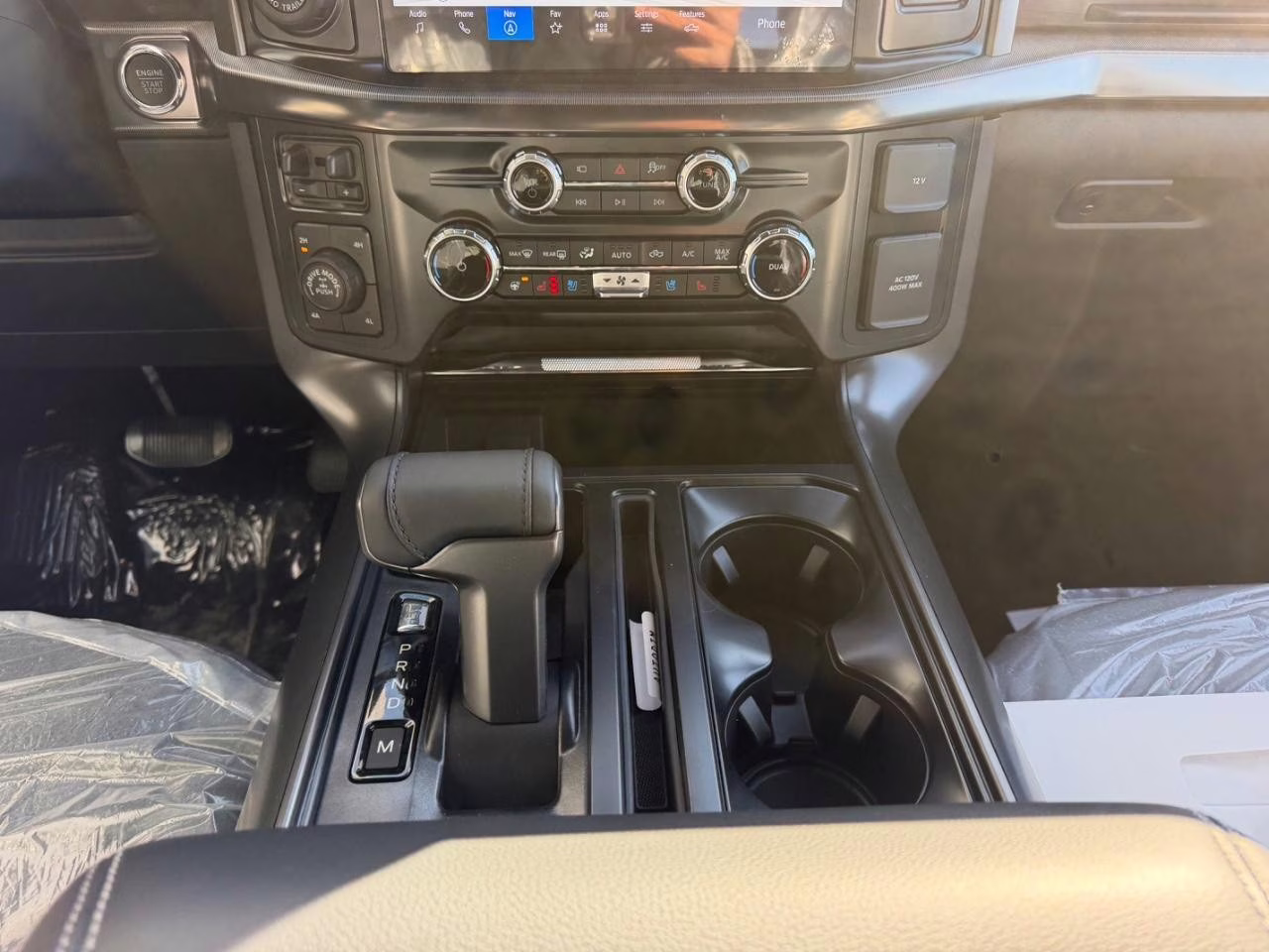 2026 Star White Metallic Tri-Coat Ford F-150 Lariat 4X4 Truck