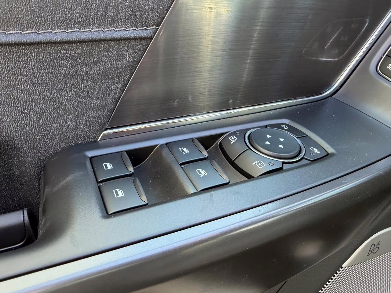 2026 Star White Metallic Tri-Coat Ford F-150 Lariat 4X4 Truck