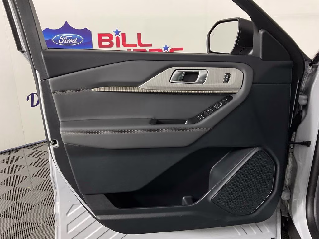 2026 White Ford Explorer Active RWD SUV