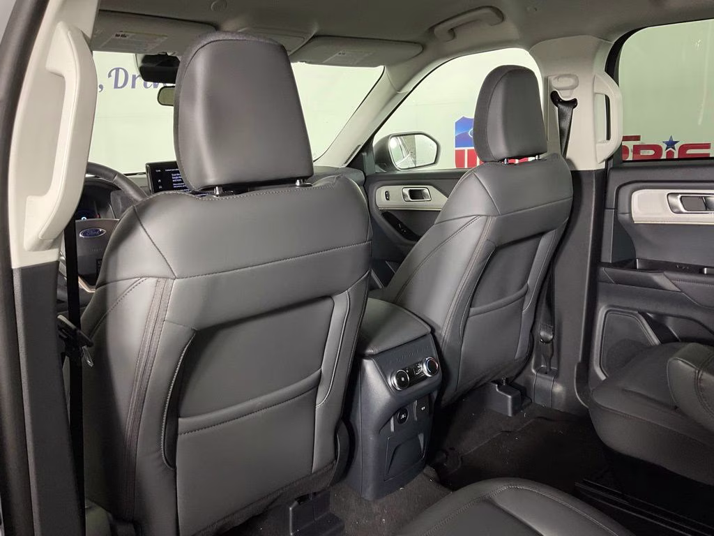 2026 White Ford Explorer Active RWD SUV