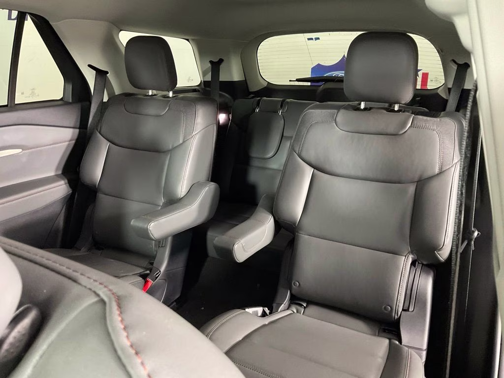 2026 White Ford Explorer Active RWD SUV