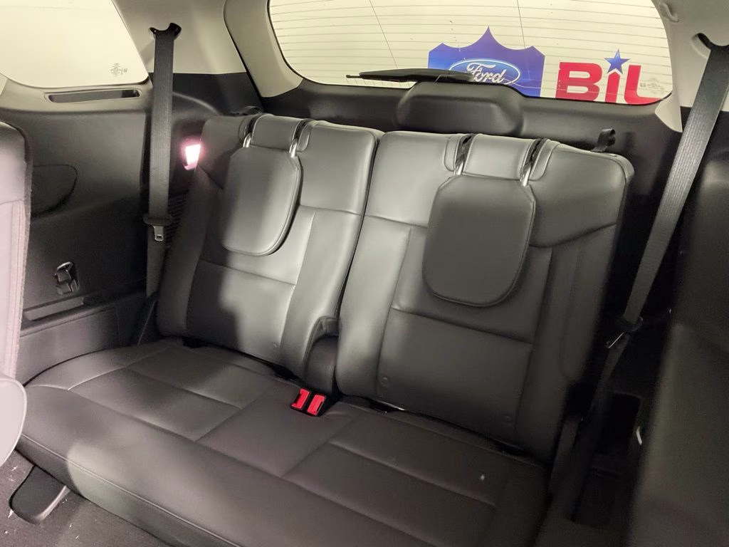 2026 White Ford Explorer Active RWD SUV