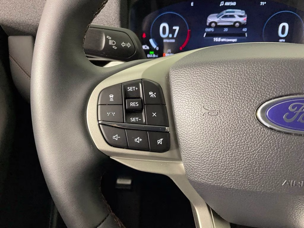 2026 White Ford Explorer Active RWD SUV