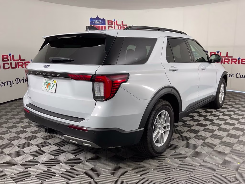 2026 White Ford Explorer Active RWD SUV