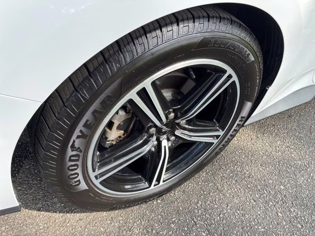 2024 Oxford White Ford Mustang EcoBoost Premium RWD Coupe