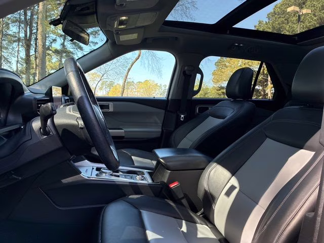 2023 Black Metallic Ford Explorer XLT 4X4 SUV