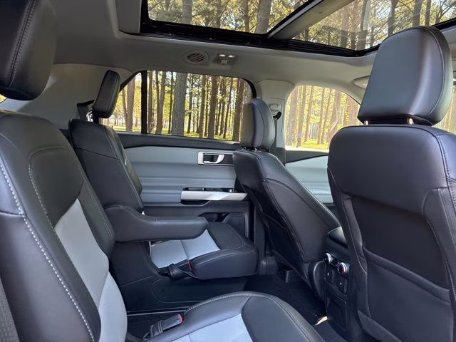 2023 Black Metallic Ford Explorer XLT 4X4 SUV