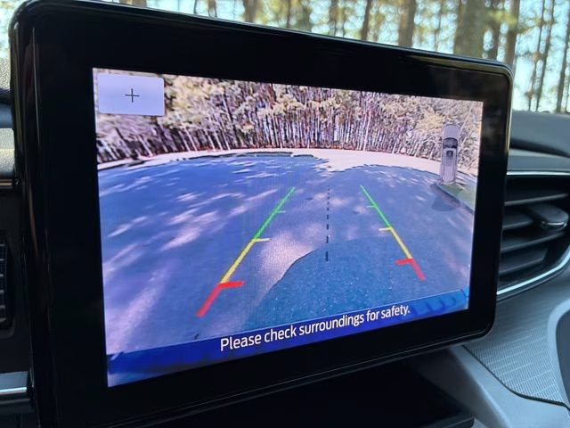 2023 Black Metallic Ford Explorer XLT 4X4 SUV