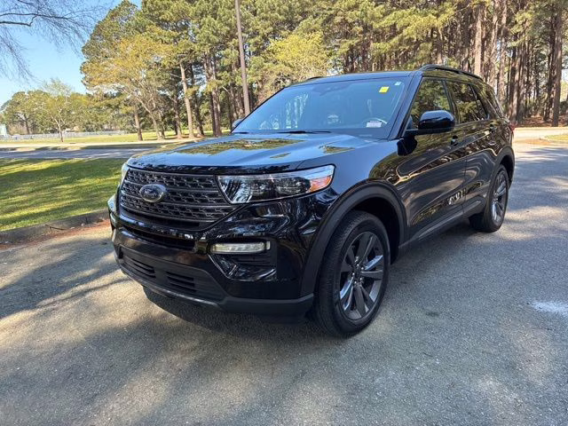 2023 Black Metallic Ford Explorer XLT 4X4 SUV