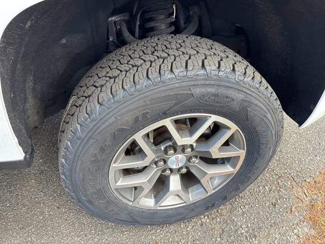 2019 Summit White GMC Canyon All Terrain 4X4 Truck