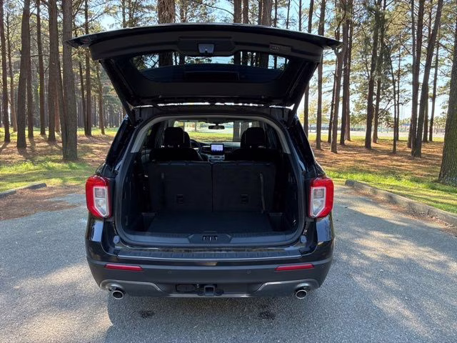 2023 Black Metallic Ford Explorer XLT 4X4 SUV