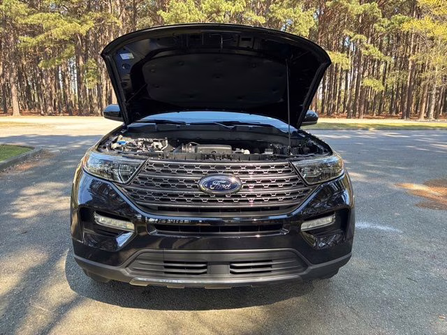 2023 Black Metallic Ford Explorer XLT 4X4 SUV