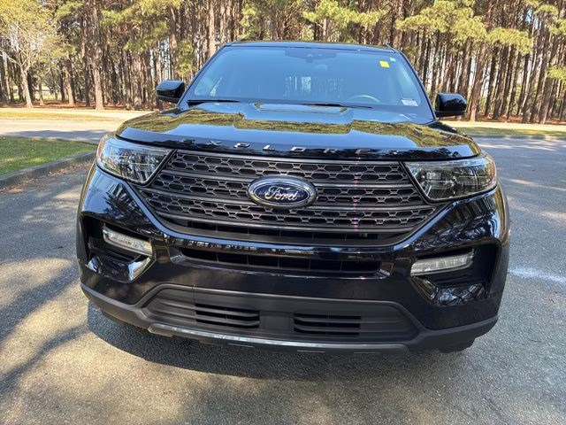 2023 Black Metallic Ford Explorer XLT 4X4 SUV