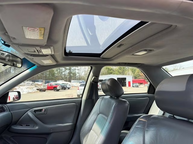 1997 Purple Toyota Camry XLE FWD Sedan