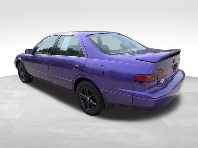 1997 Purple Toyota Camry XLE FWD Sedan