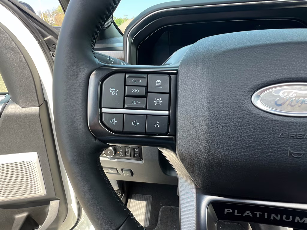 2026 Star White Metallic Tri-Coat Ford Super Duty F-350 SRW Platinum 4X4 Truck