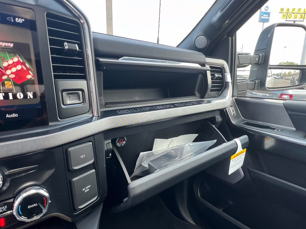 2026 Star White Metallic Tri-Coat Ford Super Duty F-350 SRW Platinum 4X4 Truck