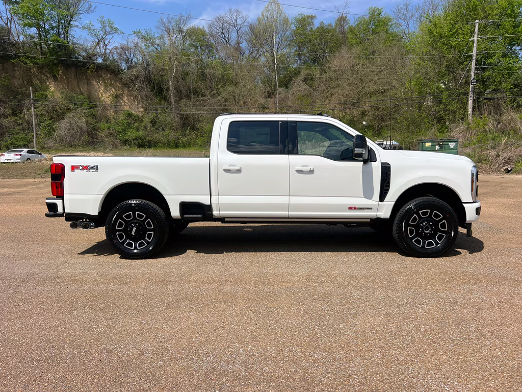 2026 Star White Metallic Tri-Coat Ford Super Duty F-350 SRW Platinum 4X4 Truck