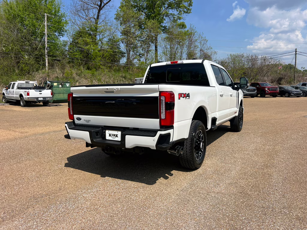 2026 Star White Metallic Tri-Coat Ford Super Duty F-350 SRW Platinum 4X4 Truck